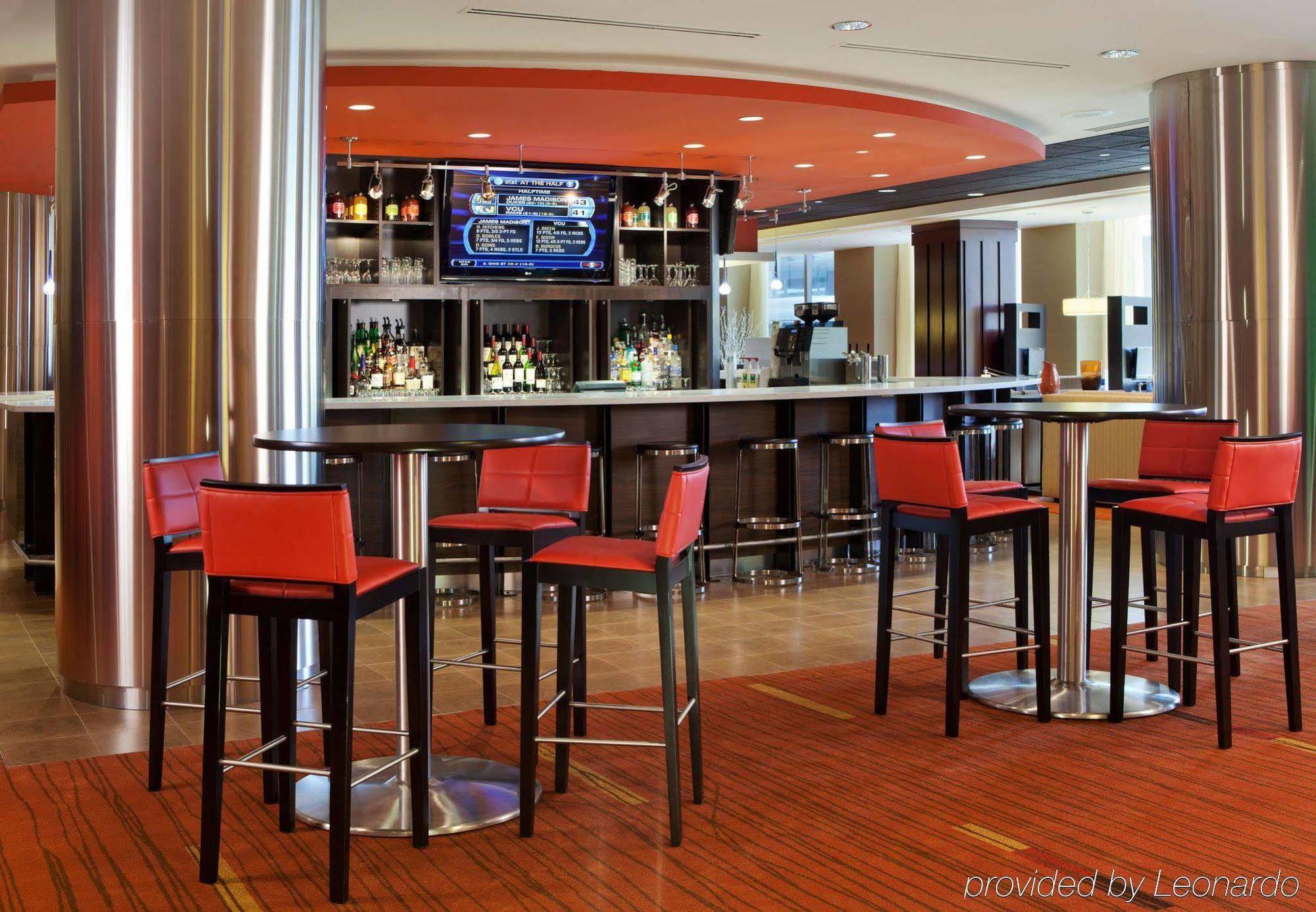 Courtyard Arlington Crystal City/Reagan National Airport Exterior photo